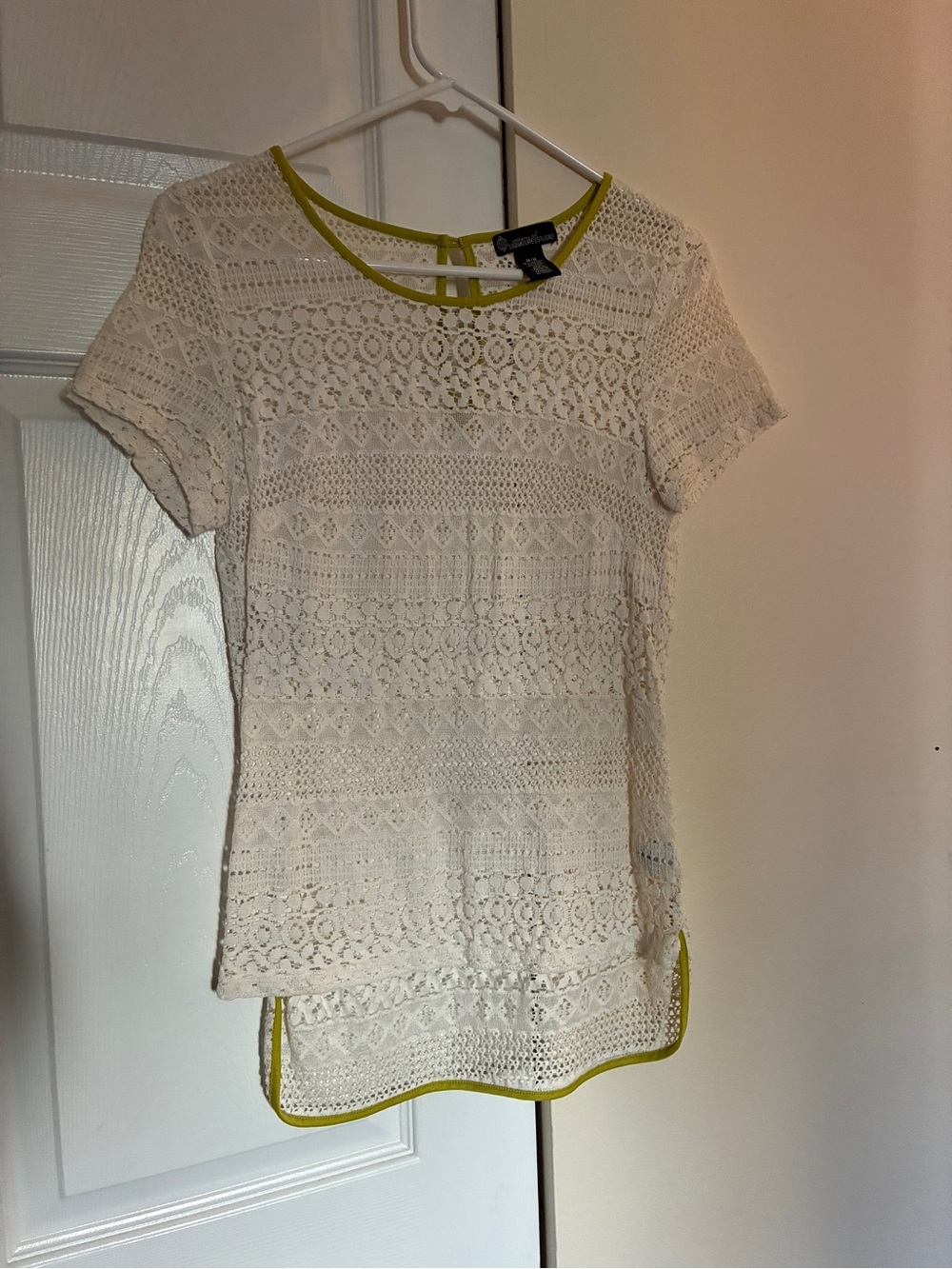Signature Studio Ivory Crochet Short Sleeve Top with Lime Trim